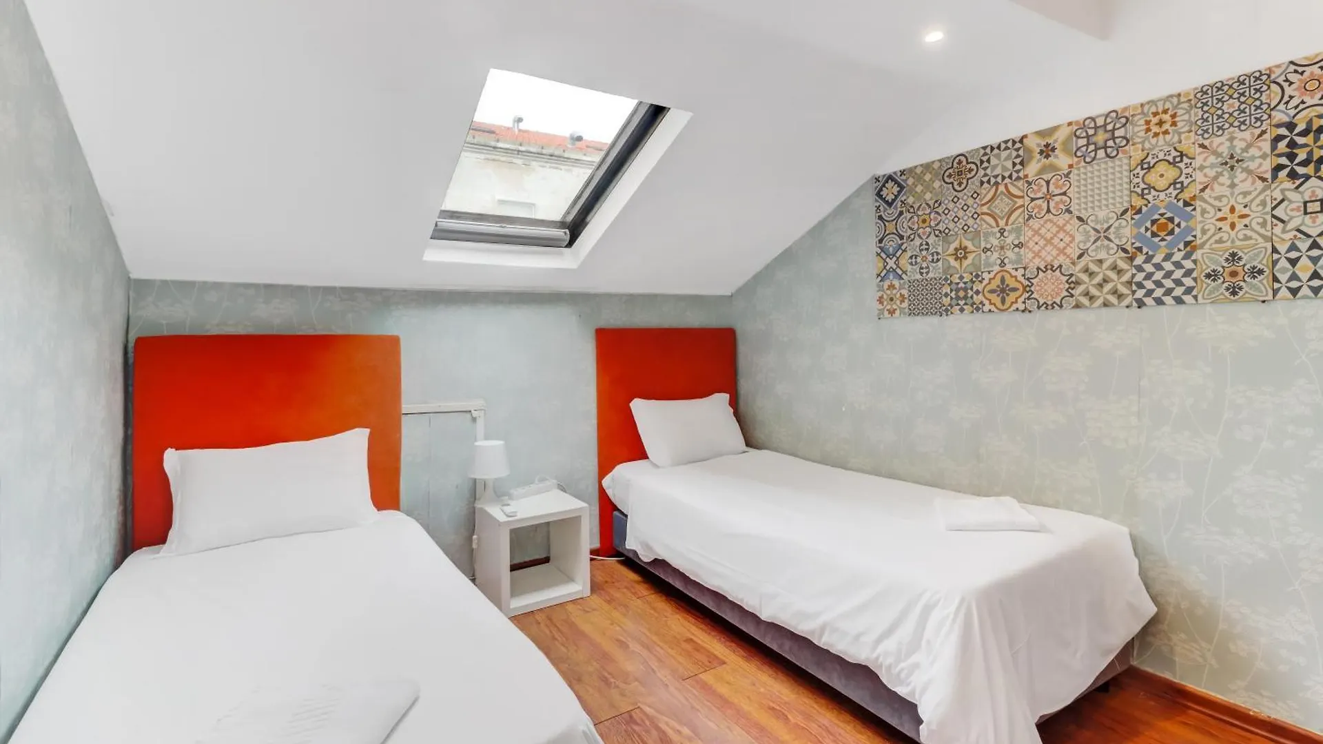 Liberty Duplex Apartment Lisbon 0*,  Portugal